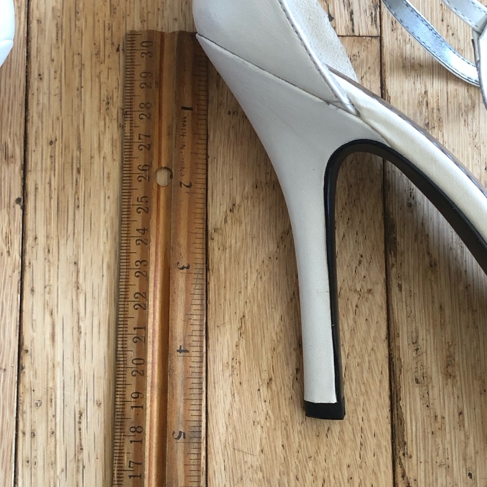 NWOT Guess Elegant White Heeled Sandals - Picture 14 of 15